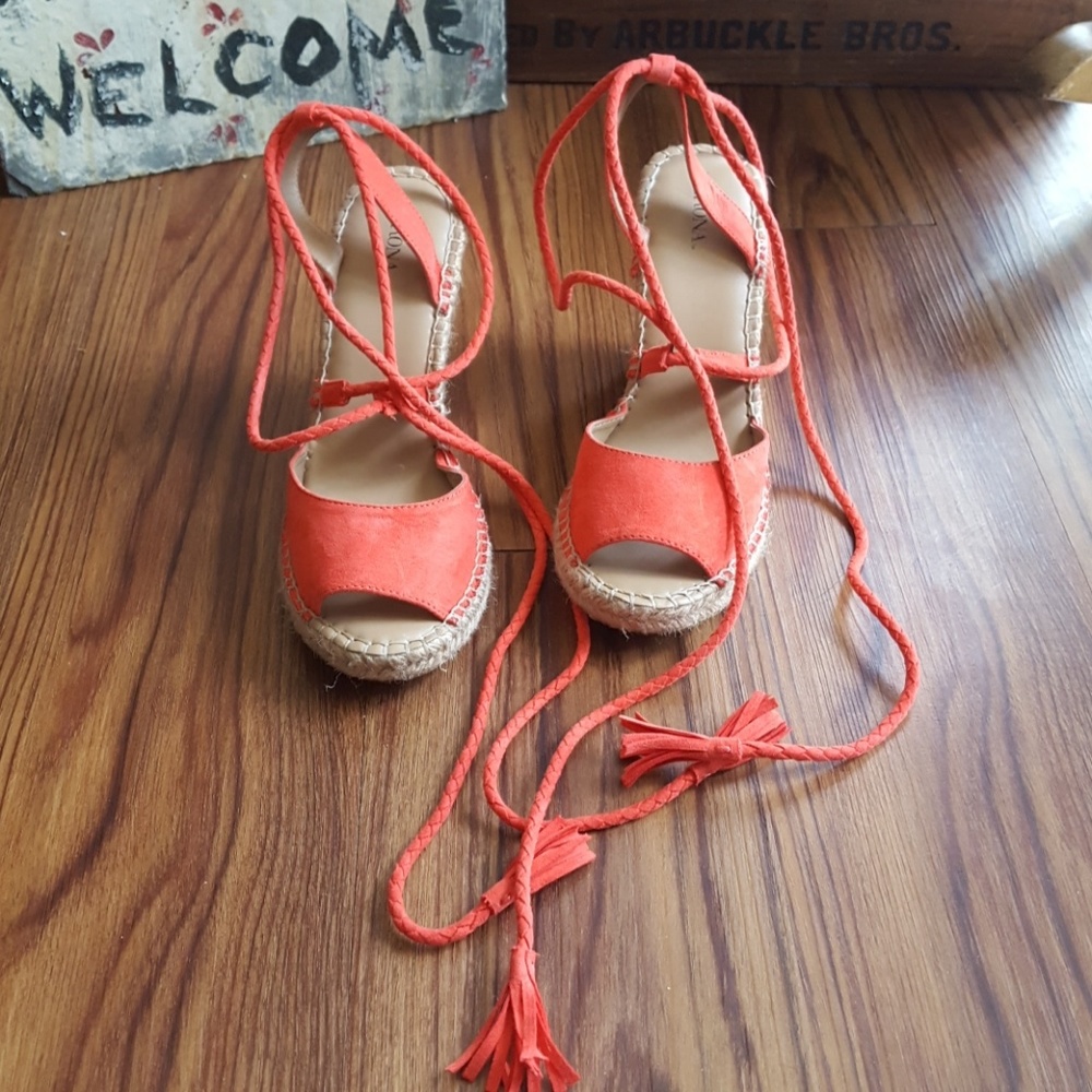 Coral lace-up Wedges